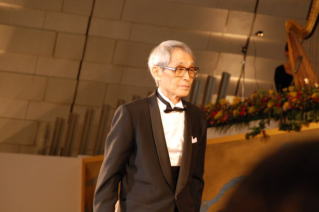 Dr.Akaike was awarded the Kyoto Prize.