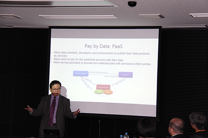 Prof. Guo introduced about DSI, their research activities