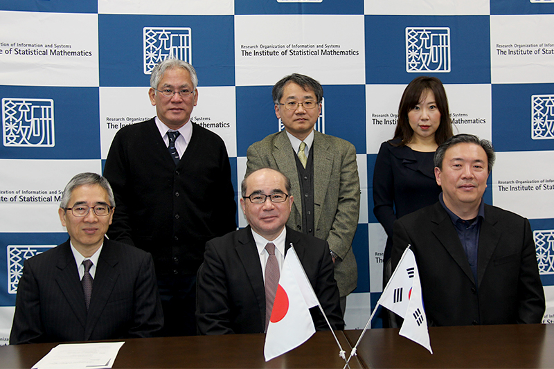 Commemorative photo together with all attender. (Prof. Gihong Yi, Prof. Higuchi, Prof. Nakano, Prof. Ito, Assoc. Prof. Maeda, Assist. Prof. Park)