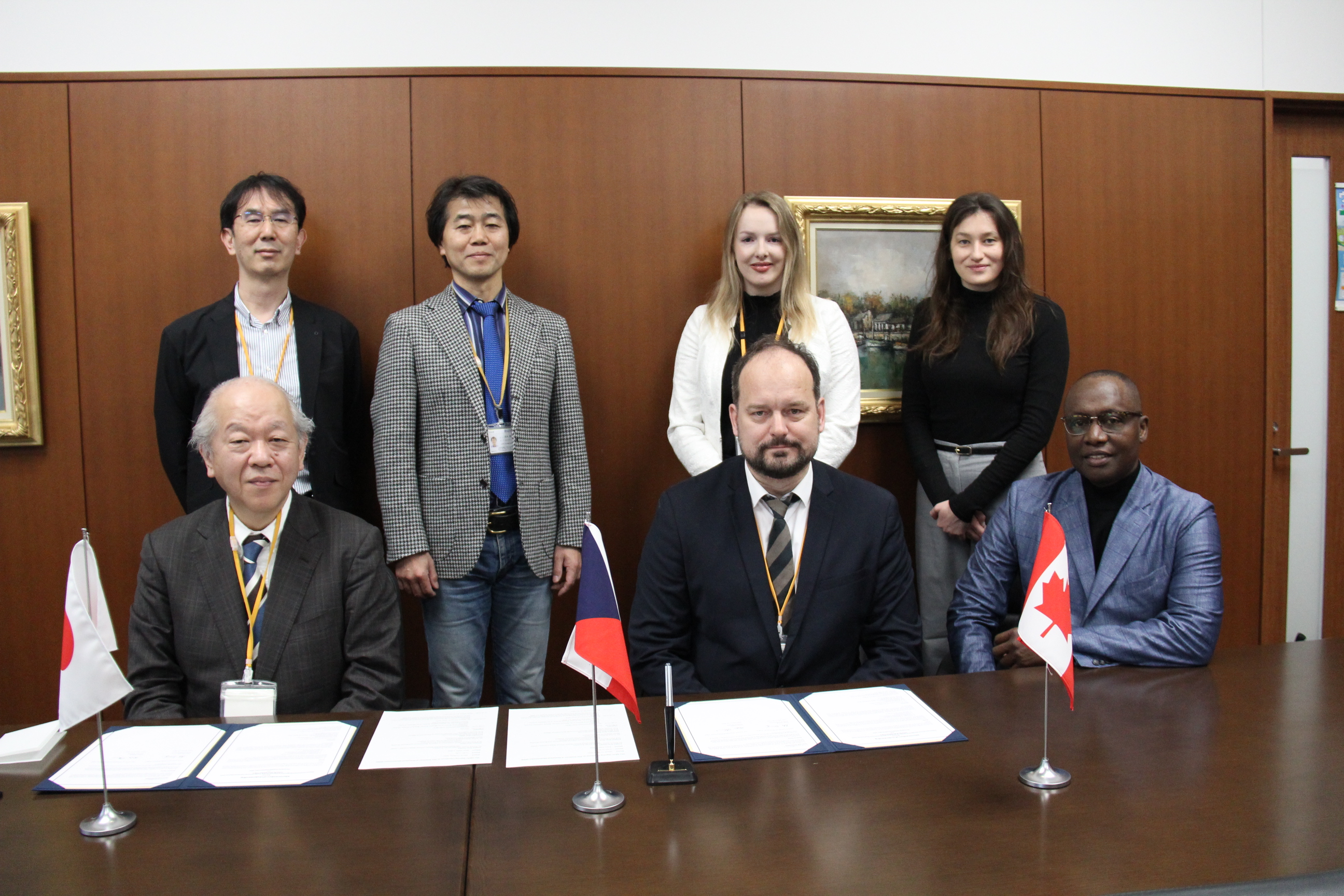 Commemorative photo of members of Czech University of Life sciences, Prague, Ministry of Forest, British Colombia, Canada, and ISM
